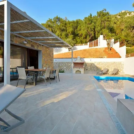Corfu Travel Stories Villa, Private Pool - Stunning Sea Views - Accessible - 4 Bedrooms Вилла Ano Pavliana