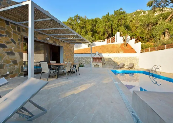 Corfu Travel Stories Villa, Private Pool - Stunning Sea Views - Accessible - 4 Bedrooms Βίλα Ano Pavliana